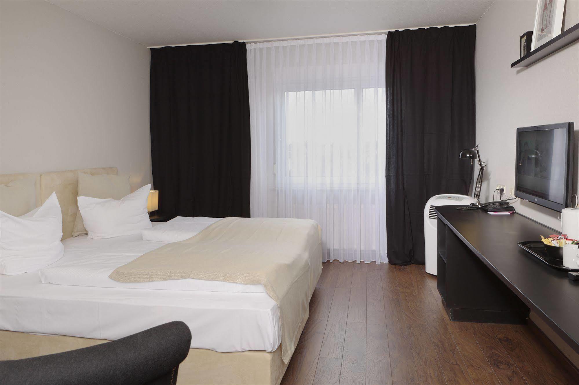 Tryp By Wyndham Bremen Airport BRE Exterior foto